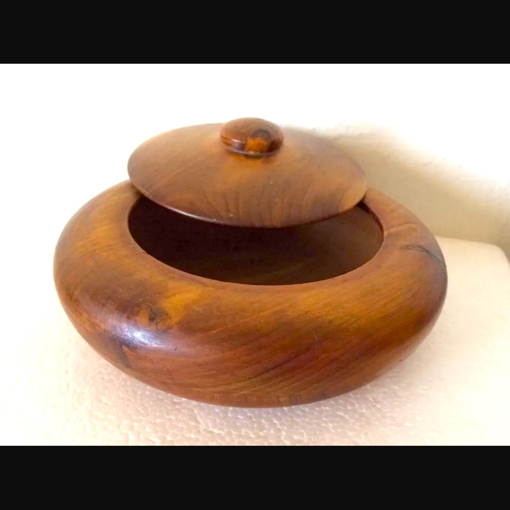 Hand Crafted Mid Century Farm Round Wooden Art Container Trinket Box Bowl Lidded